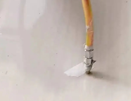 邛崃瓷砖空鼓维修公司专业解答在瓷砖铺贴过程中，如果使用的砂料过粗（如全部使用了粗砂），可能会导致以下问题